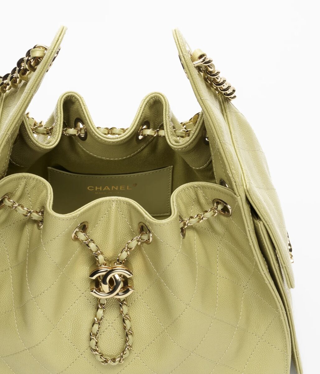 Chanel 25 Small Handbag 97b4d70e3fcd32a51fdec5b1cf235bf3